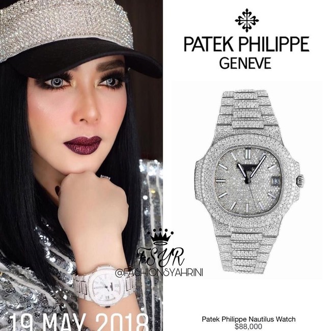 Saat syuting untuk videoklip lagu terbarunya Gubrak Gubrak Gubrak Jeng Jeng Jeng’ yang merupakan soundtrack filmnya Bodyguard Ugal Ugalan, Syahrini memakai jam tangan mewah bertabur berlian dari brand Patek Philippe seri Nautilus 5711. Dikutip dari Chrono 24, jam tangan mewah Syahrini dihiasi dengan 1.675 berlian yang memiliki kejernihan VVS2-VS1. Membuatnya begitu berkilauan saat dipakai. Jam tangan juga dilapisi emas putih 18 karat pada bagian badan jam. Harga jam tangannya ini mencapai US$ 88 ribu atau Rp 1,2 miliar. Foto: Instagram fashionsyahrini