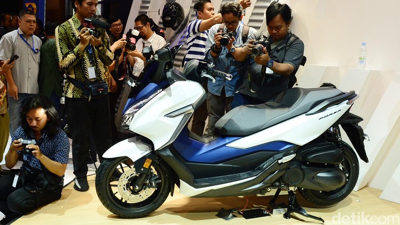 Honda Forza. Foto: Ari Saputra Honda Forza. Foto: Ari Saputra