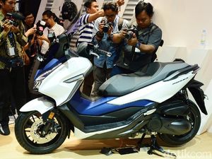 Biar Harga Bersaing dengan Xmax, Honda Mau Rakit Forza di Sunter?