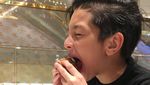 Duh Gantengnya Eddy Meijer, Anak Maudy Koesnaedi yang Suka Makan