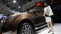 Harga Terra di Indonesia sedikit lebih murah dari para pesaingnya. Pajero Sport misalnya dibanderol mulai Rp 464 juta sementara Fortuner Rp 468,85 juta.