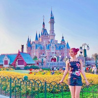 Leng Sean kerap kali membagikan berbagai potret selfie dirinya termasuk gaya liburannya. Foto: Instagram @lengsean