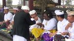 Momen Pejabat IMF-World Bank Doa Bersama di Pura Besakih