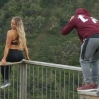 Jika sudah cinta, ketinggian tidak lagi jadi penghalang. Foto: Instagram @boyfriends_of_insta