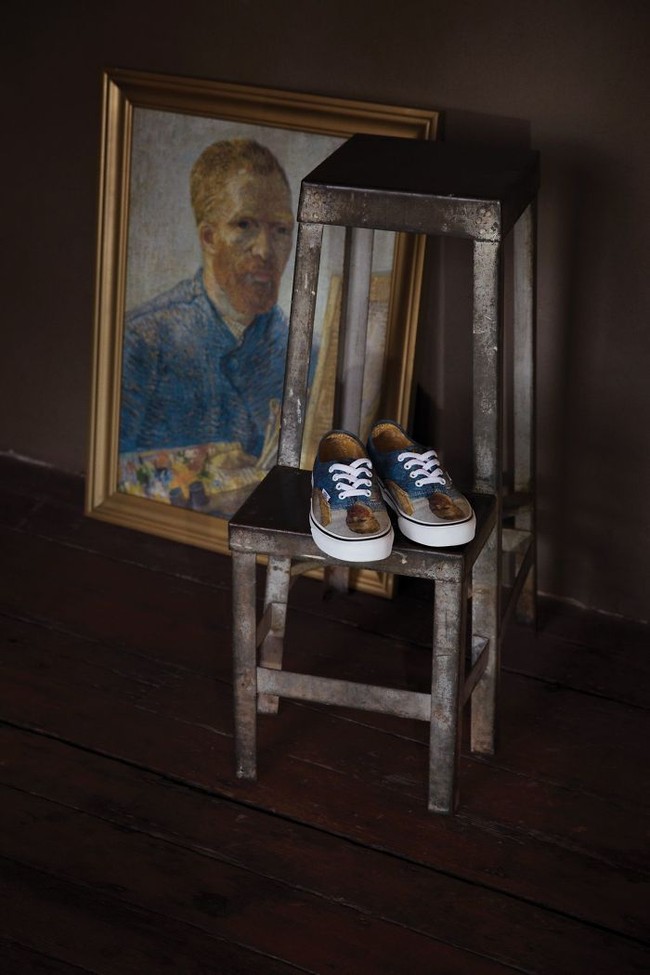Apa jadinya bila lukisan karya pelukis legendaris Vincent van Gogh menghiasi sneakers favoritmu? Kamu bisa melihat bentuknya di koleksi terbaru buah kolaborasi Vans dan Museum Van Gogh Amsterdam. Foto: dok. Vans