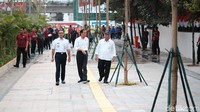 Selain dengan Anies, Jokowi didampingi Menteri PUPR Basuki Hadimuljono. (Andhika Prasetia/detikcom)