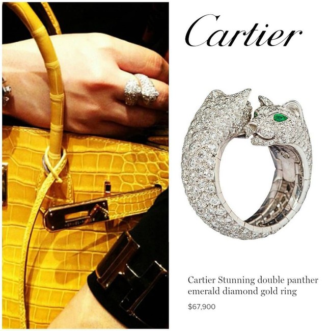 Syahrini terlihat memakai cincin Cartier yang dihiasi berlian dan batu emerald. Cincin dengan bentuk kepala panther itu harganya mencapai US$ 67.900 atau sekitar Rp 981 juta. Foto: Instagram fashionsyahrini