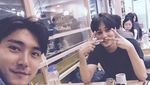 Mengintip Kai EXO Saat Makan Bareng Siwon Hingga Cicip Es Krim