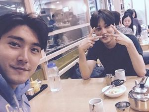 Gaya Keren Kai EXO Kulineran hingga Si Ganteng Eddy Meijer yang Suka Makan