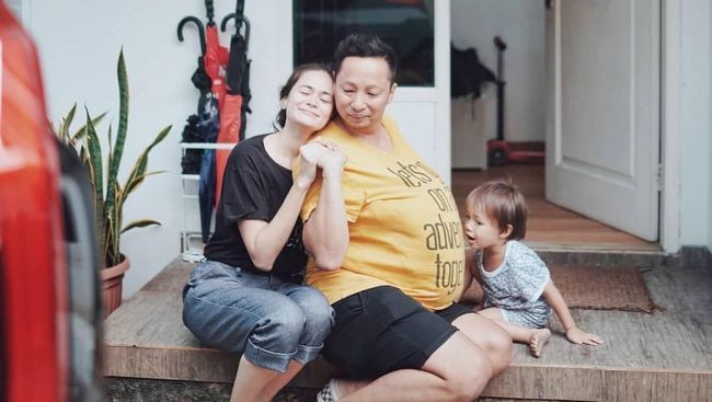 Intip Kekompakan Ringgo dan Sabai Urus Anak