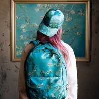 Selain itu, setiap sepatu juga dilengkapi dengan label yang mendeskripsikan cerita di balik karya van Gogh. Foto: dok. Vans