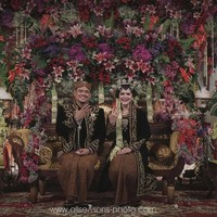 Kahiyang Ayu menikah dengan Bobby Nasution di Solo pada 8 November 2018. Saat naik pelaminan, Kahiyang tampil sebagai pengantin Jawa, Solo Putri. Foto: Instagram ayanggkahiyang