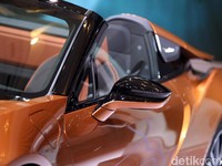 Mobil Sport Ramah Lingkungan BMW i8 Roadster
