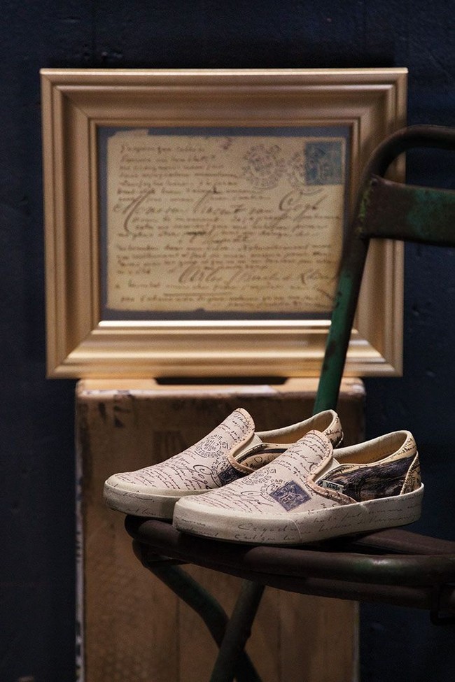 Label skateboarding asal Amerika Serikat tersebut menggandeng Museum Van Gogh untuk menciptakan koleksi yang terinspirasi dari sejumlah karya tersohor mendiang maestro asal Belanda tersebut. Foto: dok. Vans