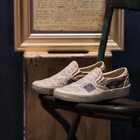 Label skateboarding asal Amerika Serikat tersebut menggandeng Museum Van Gogh untuk menciptakan koleksi yang terinspirasi dari sejumlah karya tersohor mendiang maestro asal Belanda tersebut. Foto: dok. Vans