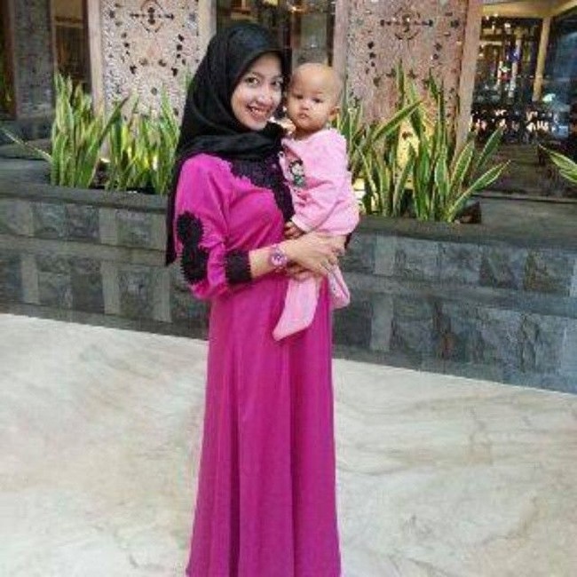 Kini ia mantap mengenakan hijab dan sudah menikah. Maissy juga dikabarkan bekerja sebagai dokter dan tidak terlalu suka mengumbar kehidupannnya di media sosial.  Foto: Instagram/premaisshelandria