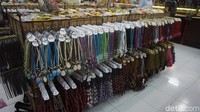 Harganya dimulai dari Rp 5 ribuan saja lho. Yakin nggak mau beli? (Shinta/detikTravel)