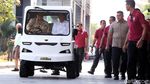 Airlangga Jadi Sopir Mobil Desa untuk Jokowi