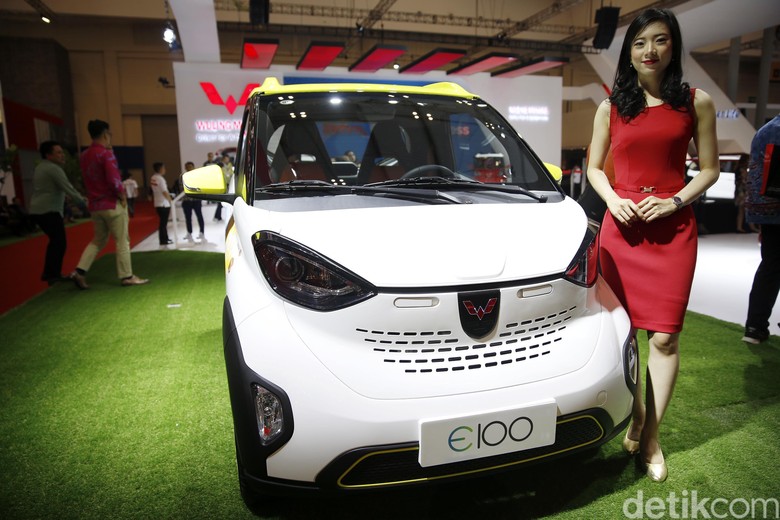 Mobil Listrik Wuling E100. Foto: Rachman Haryanto Mobil Listrik Wuling E100. Foto: Rachman Haryanto