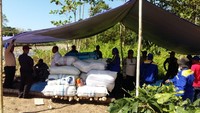 Bantuan dari pemerintah disambut hangat oleh warga.