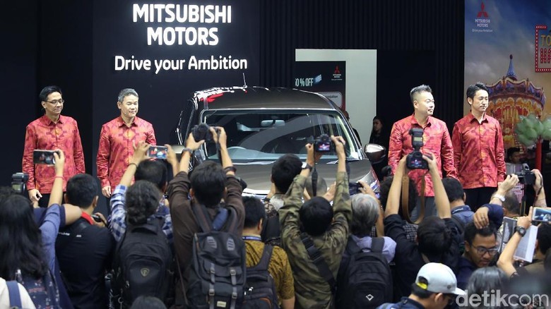 Suasana peluncuran 2 varian baru Mitsubish Xpander di GIIAS 2018 (Foto: Ari Saputra) Suasana peluncuran 2 varian baru Mitsubish Xpander di GIIAS 2018 (Foto: Ari Saputra)