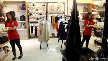 Peresmian pusat perbelanjaan JD.ID X pun secara resmi menghadirkan pusat perbelanjaan dengan basis teknologi kecerdasan buatan atau Artificial Intelligence pertama di Indonesia.