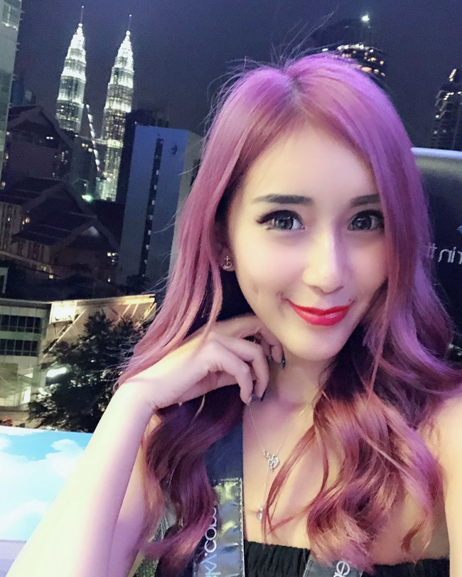 Bagaimana menurutmu dengan penampilan DJ cantik ini? Foto: Instagram @lengsean