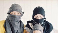 Ringgo dan Sabai membuat foto keluarga jadi terlihat berbeda dan unik. Foto: Dok. Instagram/ringgoagus
