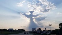 Awan berbentuk malaikat di Texas, Agustus 2018 (Foto: Dok. Danny Ferraro via Fox News)
