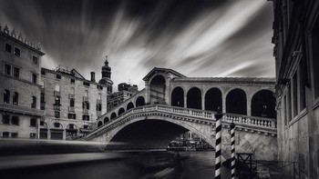 Runner up ketiga menjadi milik Calidiorussa. Camera: NIKON D700, Aperture: f/9, ISO: 320, Shutter Speed: 4/1, Focal Length: 200/10. Foto: Viewbug