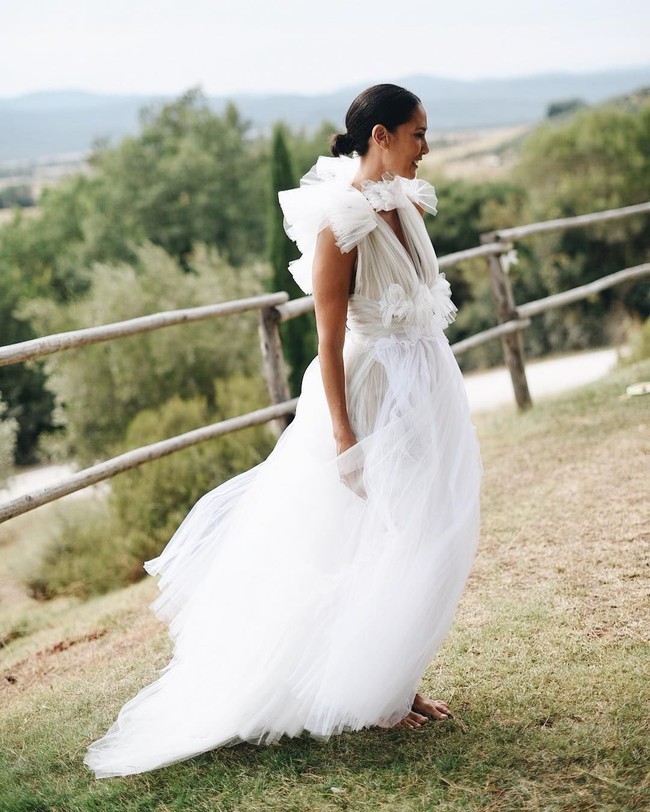 Lindy sendiri adalah anak mendiang Anak Agung Oka Rama yang merupakan Pangeran Denpasar. Putri Bali tersebut dikenal sebagai model dan mantan istri atlet Australia Michael Klim. Foto: Instagram