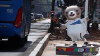 Patung tersebut mengenakan pakaian cabang olahraga yang dipertandingkan di Asean Games 2018.