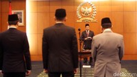 Dalam sambutannya, Wakil Ketua MPR Mahyudin mengucapkan selamat datang kepada anggota MPR yang baru dilantik. Dia mengatakan tugas sudah menanti para anggota MPR yang baru dilantik itu.