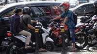 Aksi tak tertib ini akan membuat lalu lintas menjadi macet.