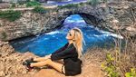 Foto: Liburannya Model & DJ Cantik yang Bergaya Nyentrik