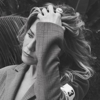 Pertama, dengan segala hormat, aku mengatakan bahwa aku tidak patah hati. Dan kedua itu adalah asumsi yang terlalu nekat. Tidak ada yang tahu masalah sebenarnya. Tidak ada yang memahami hal tersebut sangat sensitif untukku dan pasanganku. Mereka tidak tahu secara medis dan emosionalku, ungkap Jen.  Foto: dok. InStyle