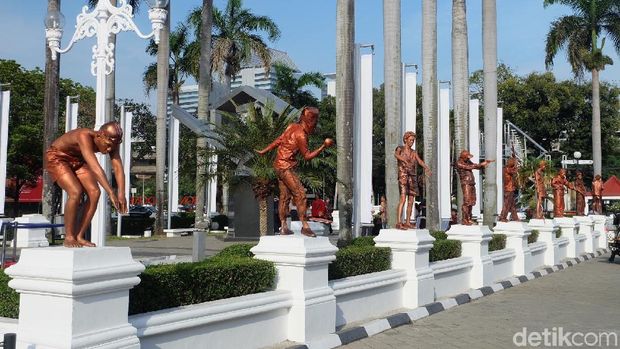 Manusia Patung Meriahkan Pembukaan Pameran Koleksi Istana Kepresidenan