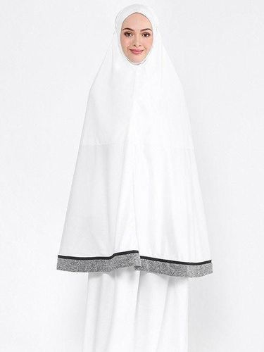 Sebut Mukena Palsu Tak Pantas untuk Salat, Hijabers Malaysia Ini Dihujat 