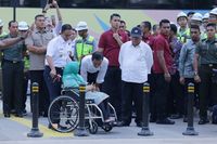Jokowi berbincang dengan ibunda Anies Baswedan, Aliyah Rasyid
