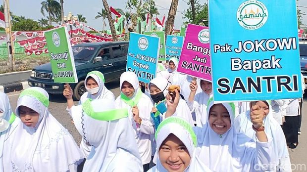 Para santri berasal dari beberapa pondok pesantren
