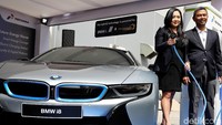 Pertamina Green Energy Station didasari oleh pergeseran global dunia otomotif dari Internal Combustion Engine (ICE) ke Plug-in Hybrid Electric Vehicle (PHEV) dan Electric Vehicles (EV), yang ditandai dengan pergantian penggunaan bahan bahan bakar jenis bensin menjadi  baterai PHEV dan EV. Hal ini diprediksi akan menjadi subsitusi bagi pengisian fuel untuk kendaraan yang saat ini dijalankan oleh Pertamina.