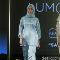 Karya busana terbaru dari Khanaan Salman yang mengangkat tema Saba di Jakarta Modest Fashion Week, Artium Gandaria City, Jakarta, Minggu [29/72018]. Foto: Mohammad Abduh/Wolipop