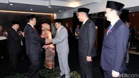 Keempat orang yang dilantik tersebut adalah, Zairina mewakili Fraksi Hanura, Gandung Pardiman mewakili Fraksi Golkar, Maman Abdurrahman mewakili Fraksi Golkar, Jerry Sambuaga mewakili Fraksi Golkar.