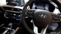 Penampakan interior Santa Fe.