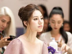 Cewek Kaya Dari Vietnam Ini Bikin Netizen Terpukau