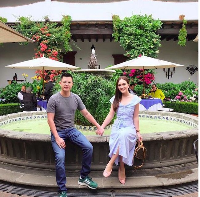 Kisah cinta Shandy Aulia dan David Herbowo berawal dari pertemuan yang terduga. Setelah batal menikah dengah Dave Laksono, Shandy dikenalkan oleh temannya kepada David. Perkenalan itu lalu berlanjut dengan pertemanan. (Foto: Instagram/@shandyaulia)