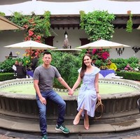 Kisah cinta Shandy Aulia dan David Herbowo berawal dari pertemuan yang terduga. Setelah batal menikah dengah Dave Laksono, Shandy dikenalkan oleh temannya kepada David. Perkenalan itu lalu berlanjut dengan pertemanan. (Foto: Instagram/@shandyaulia)