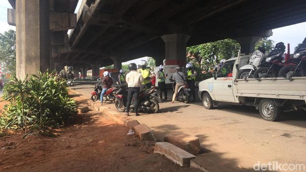 Hari Ketiga Ganjil-Genap Jl DI Panjaitan, Banyak Mobil Ditilang