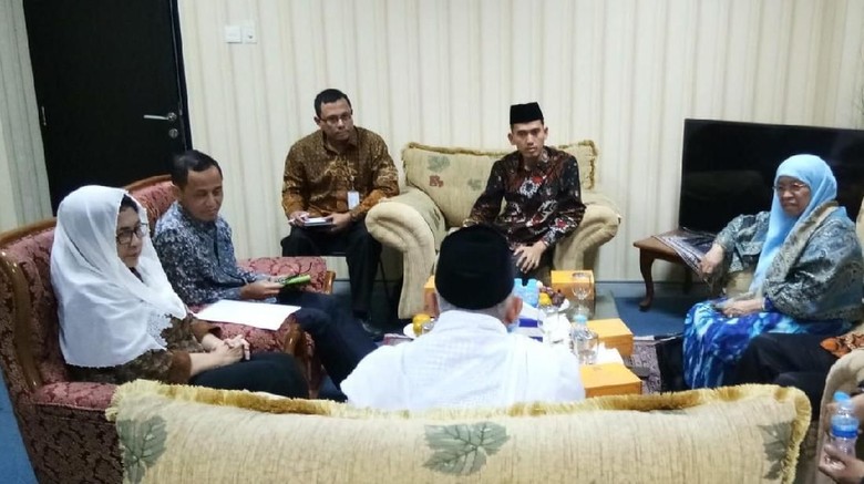 MUI: Menkes Tunda Imunisasi MR bagi Masyarakat Muslim MUI: Menkes Tunda Imunisasi MR bagi Masyarakat Muslim