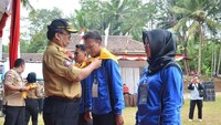 Hadir dalam acara tersebut Direktur Jendaral Perlindungan dan Jaminan Sosial Kementerian Sosial RI Harry Hikmat yang mengukuhkan Desa Kalijati, Kecamatan Sidamulih, Kabupaten Pangandaran sebagai Kampung Siaga Bencana ke-609 di Pangandaran, Rabu (1/8). Foto: dok. Kemensos
